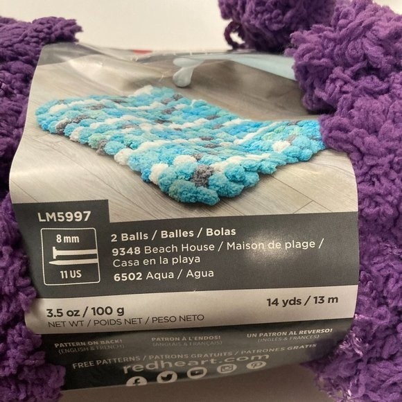 Red Heart Pomp A Doodle Jumbo Yarn Grape Pom Pom Purple 3 Skeins Craft - Picture 10 of 13